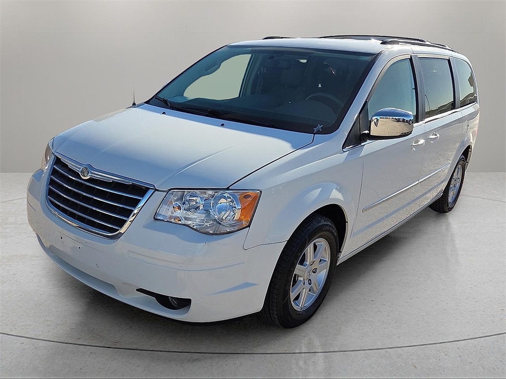 2010 Chrysler Town & Country Touring's photo