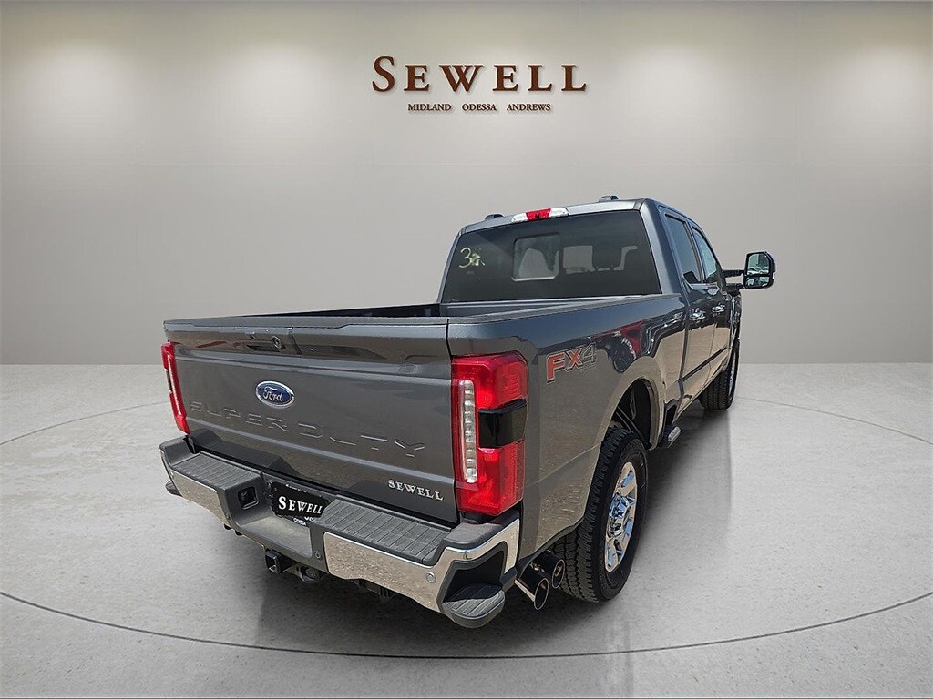 New 2025 Ford F-250SD Lariat Truck