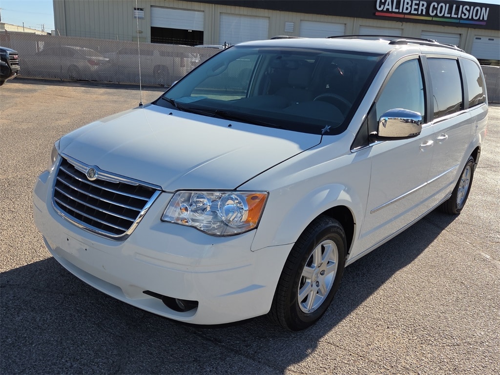2010 Chrysler Town & Country Touring's photo