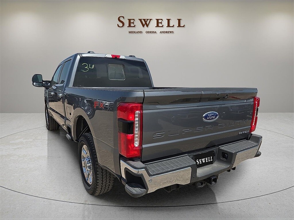 New 2025 Ford F-250SD Lariat Truck