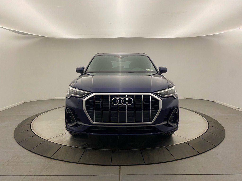 2025 Audi Q3 S line Premium Plus photo 3