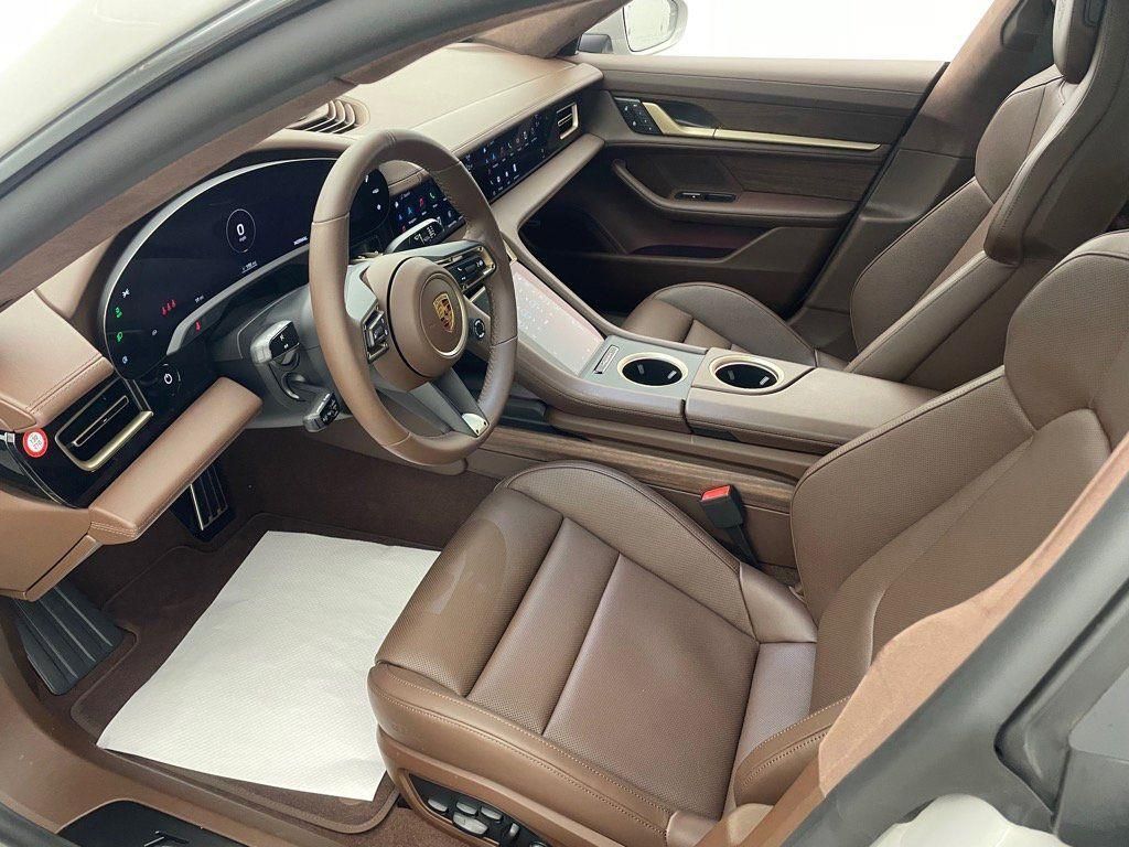 2024 Porsche Taycan GTS photo 4