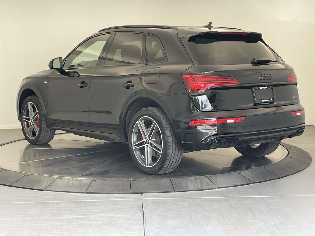2024 Audi Q5 55 Premium Plus photo 2