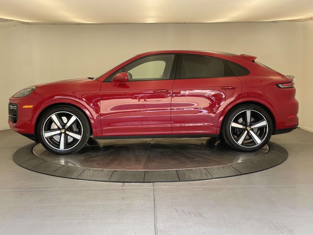 2024 Porsche Cayenne Turbo E-Hybrid Coupe photo 2
