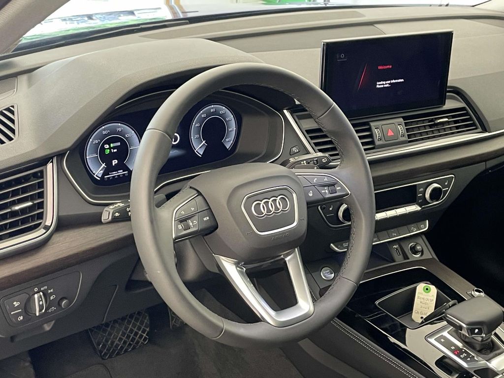 2024 Audi Q5 55 Premium Plus photo 4