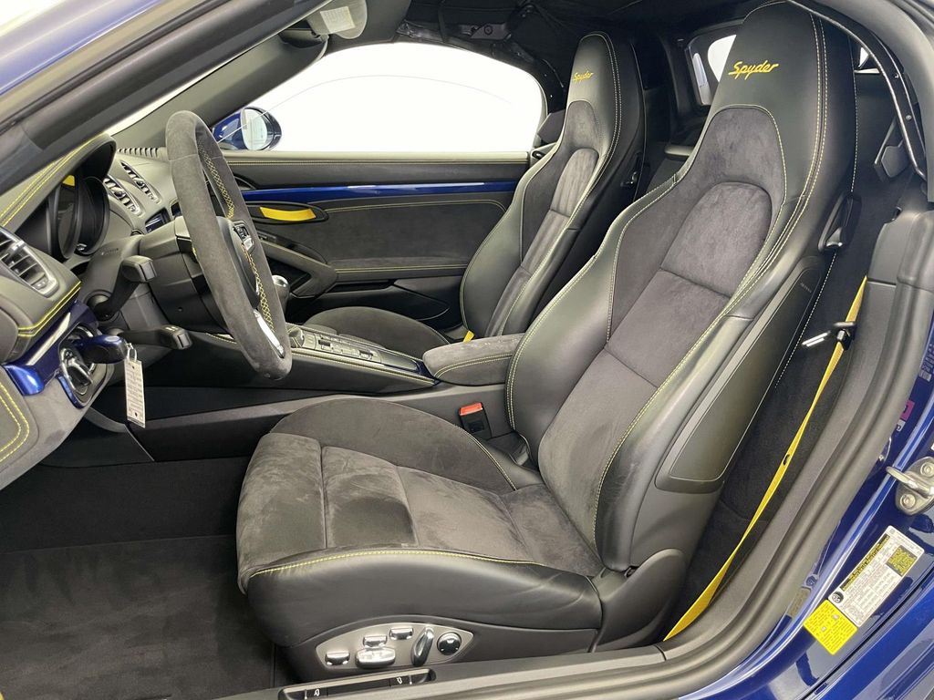 2021 Porsche Boxster Spyder photo 4