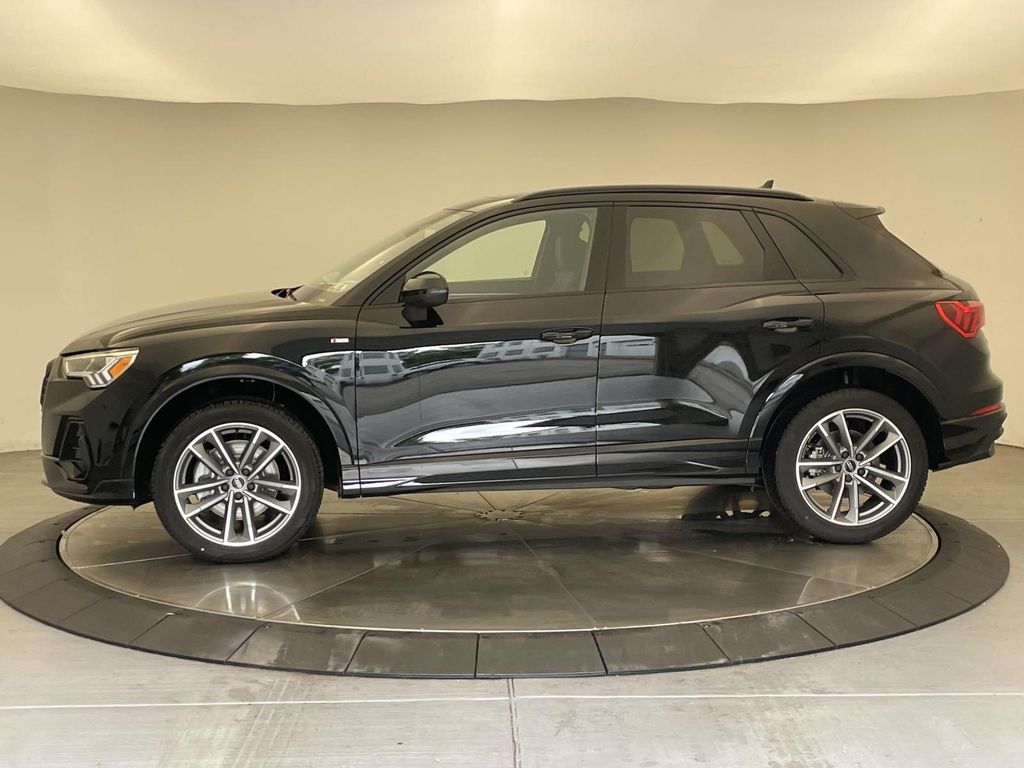 2025 Audi Q3 S line Premium photo 2