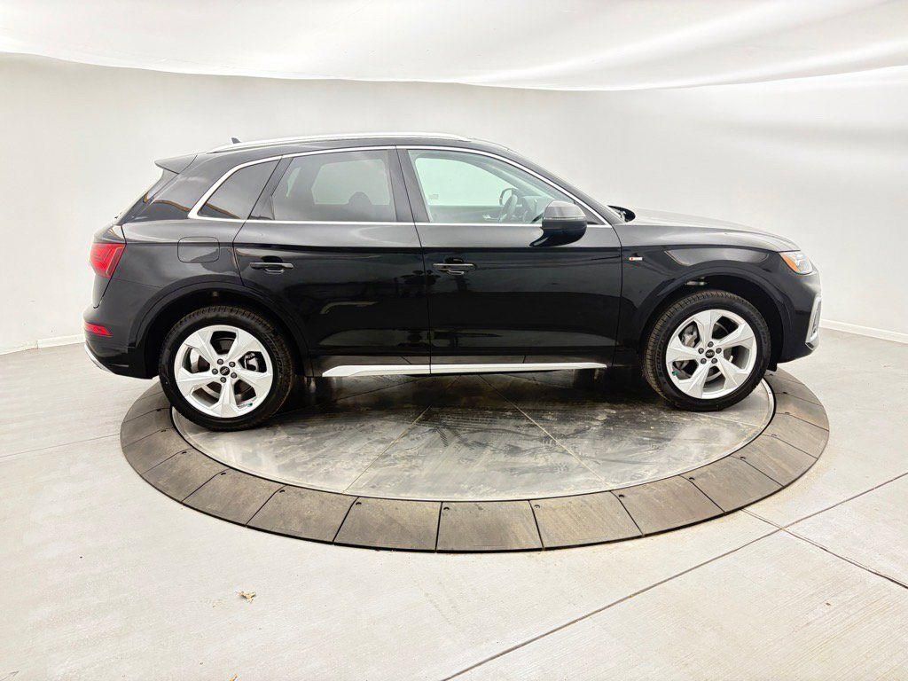 2025 Audi Q5 45 S line Premium Plus photo 4