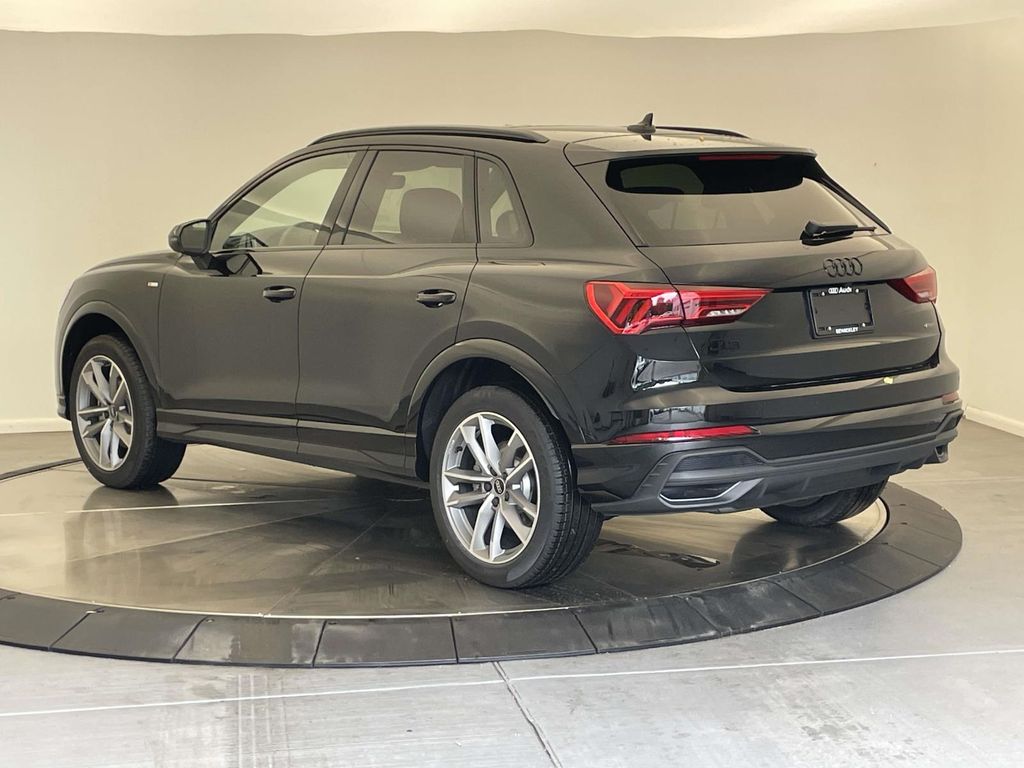 2025 Audi Q3 S line Premium photo 3