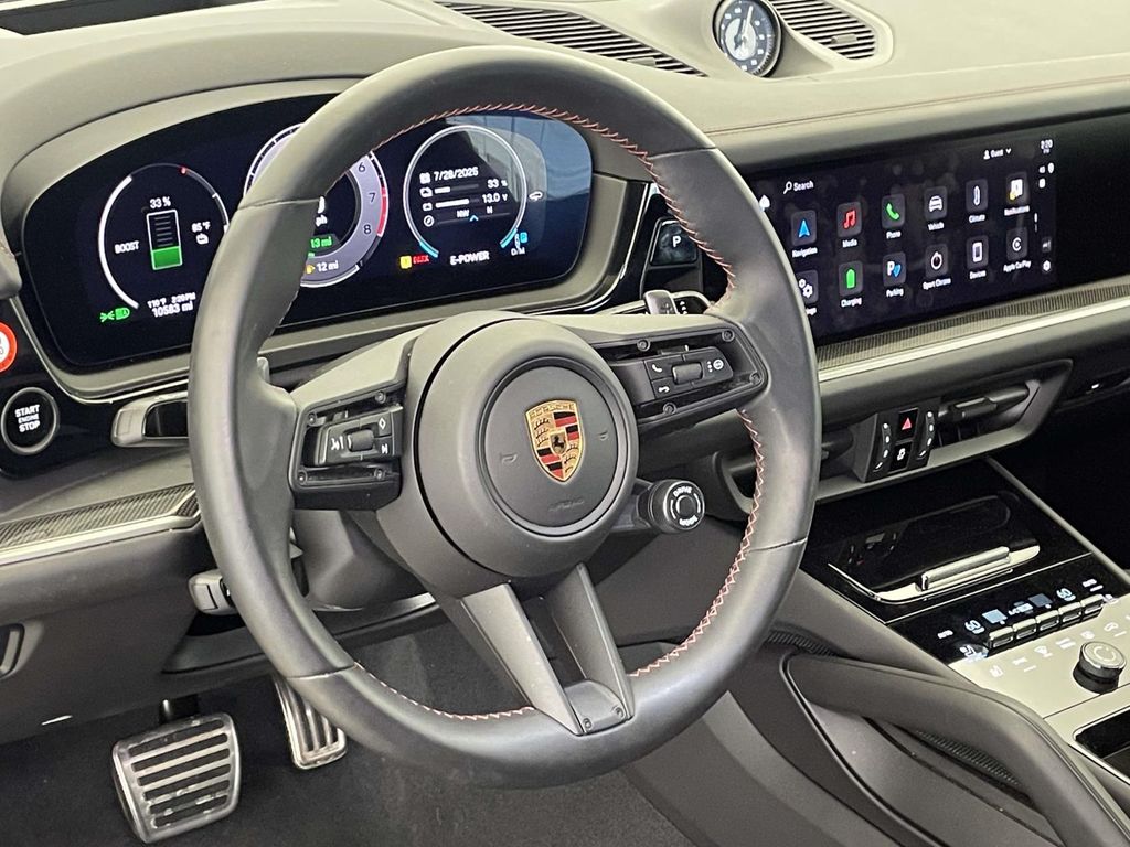 2024 Porsche Cayenne Turbo E-Hybrid Coupe photo 4