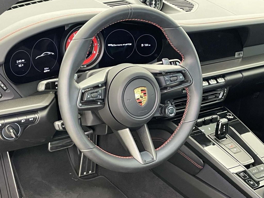 2022 Porsche 911 4 GTS photo 4