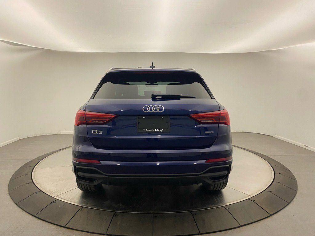 2025 Audi Q3 S line Premium Plus photo 4