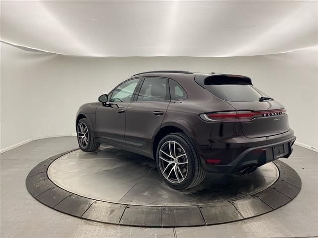2024 Porsche Macan Base photo 3