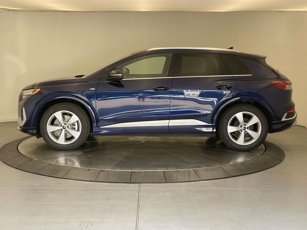 2025 Audi Q4 55 E-tron Prestige photo 2