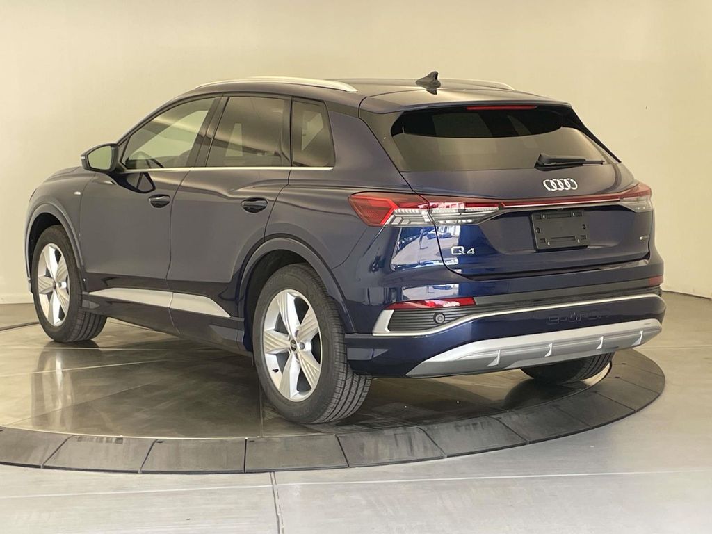 2025 Audi Q4 55 E-tron Prestige photo 3