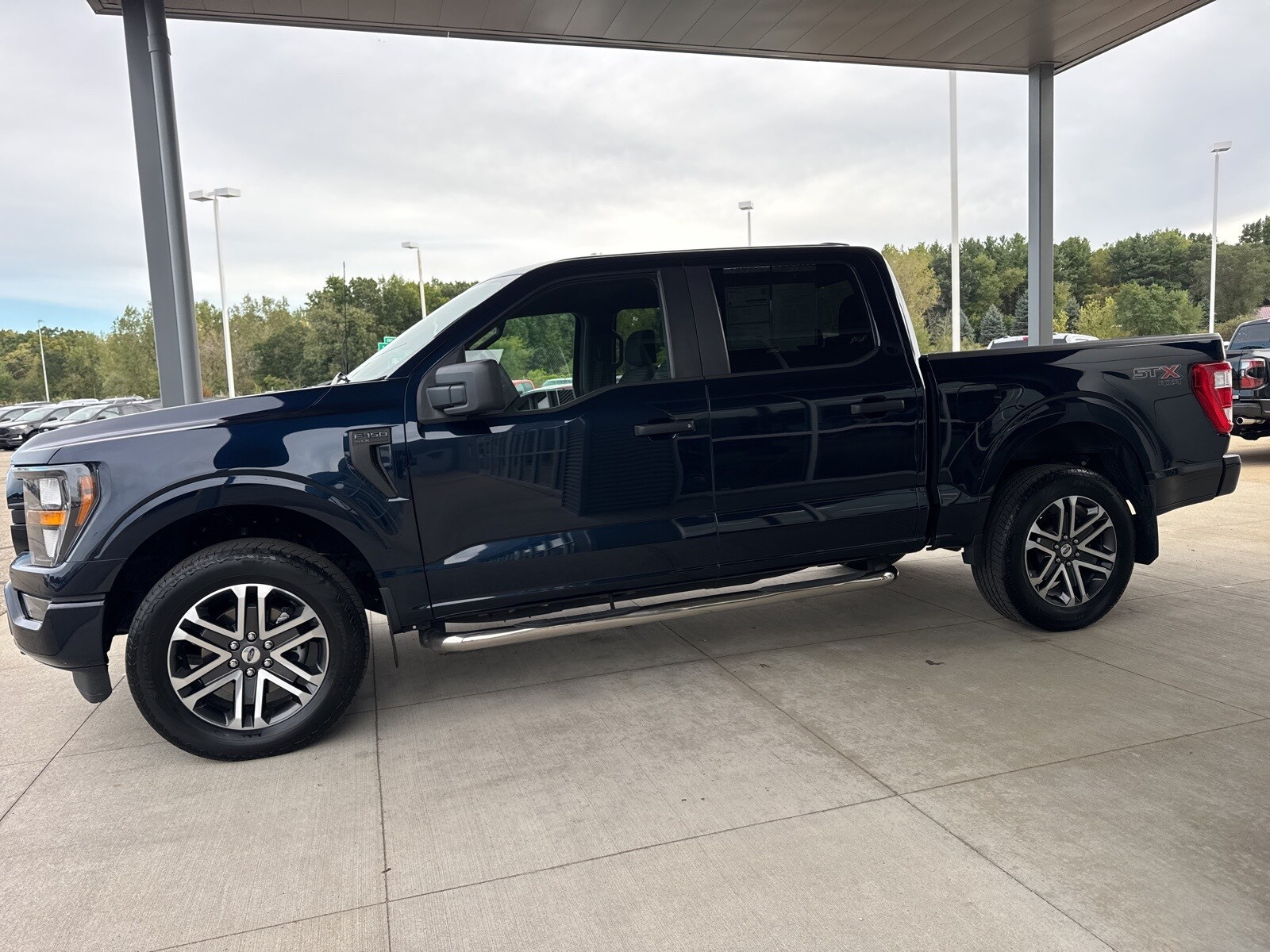 2023 Ford F-150 XL photo 3