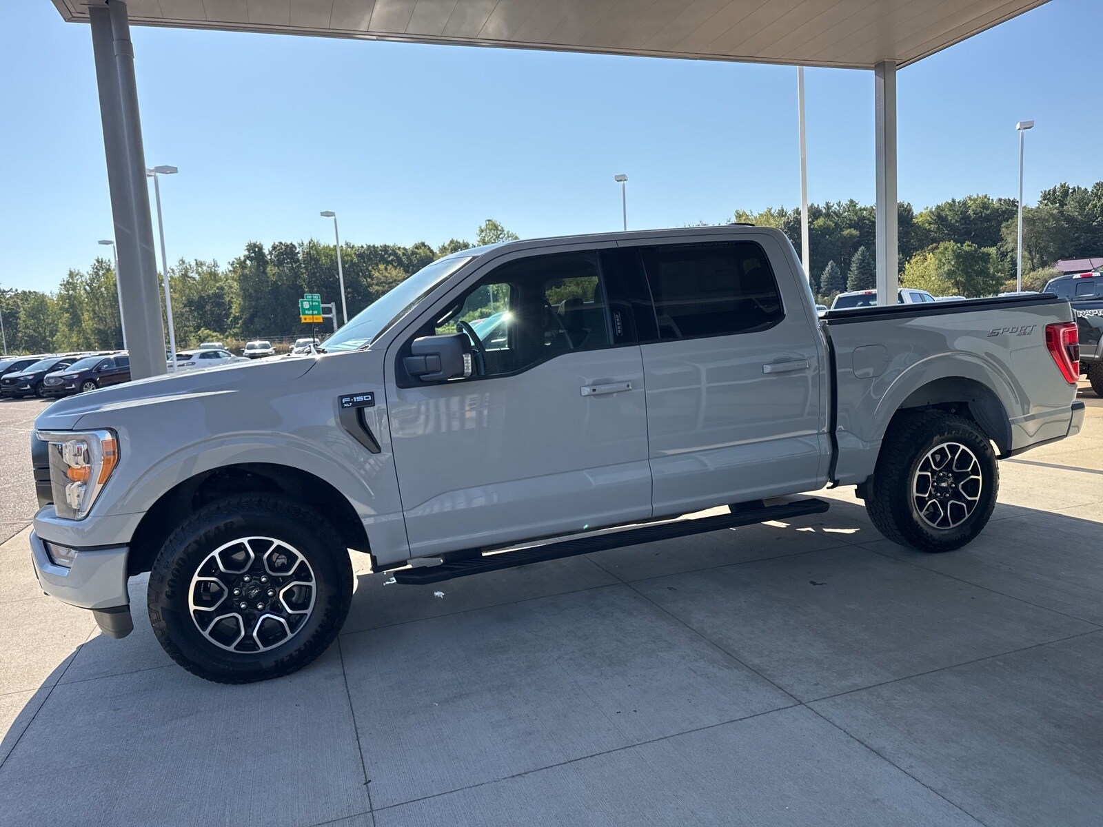 2023 Ford F-150 XLT photo 3