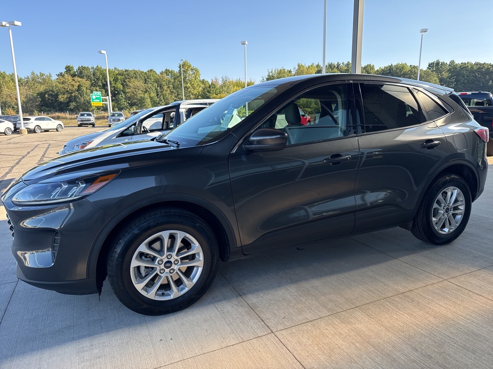 2020 Ford Escape SE photo 3