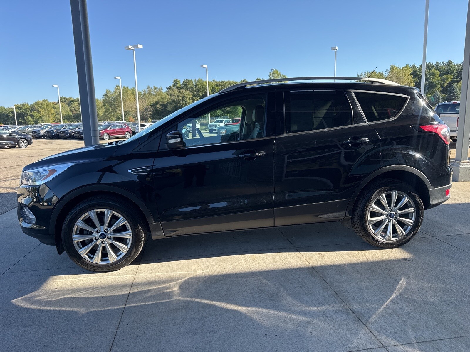 2017 Ford Escape Titanium photo 2