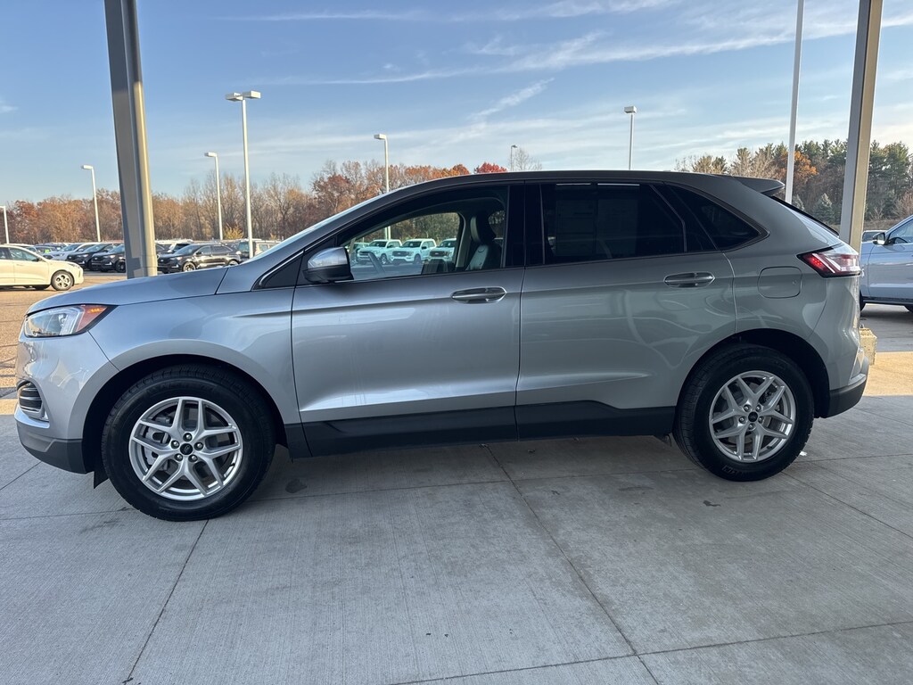 Used 2024 Ford Edge SEL SUV