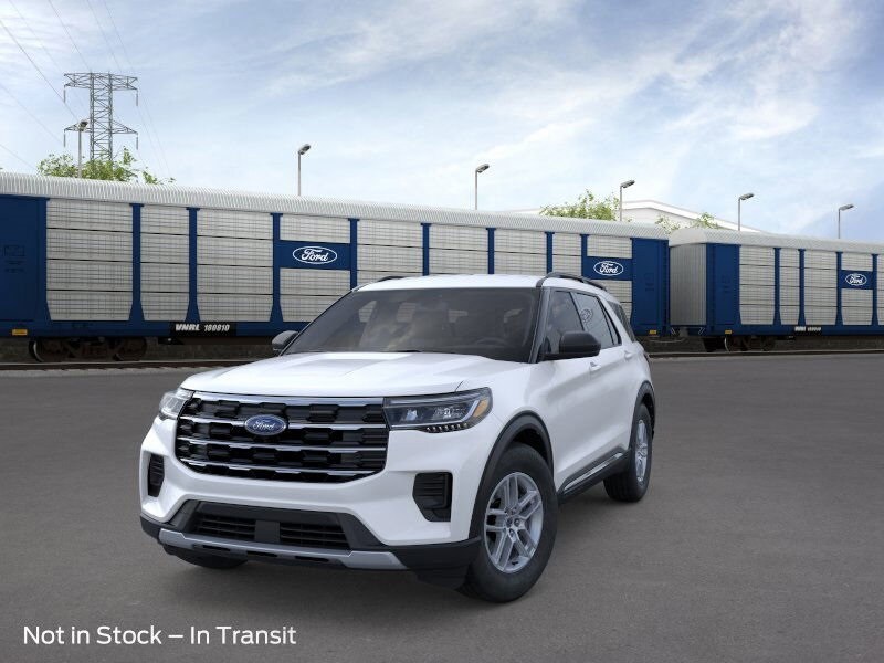 2025 Ford Explorer photo 2