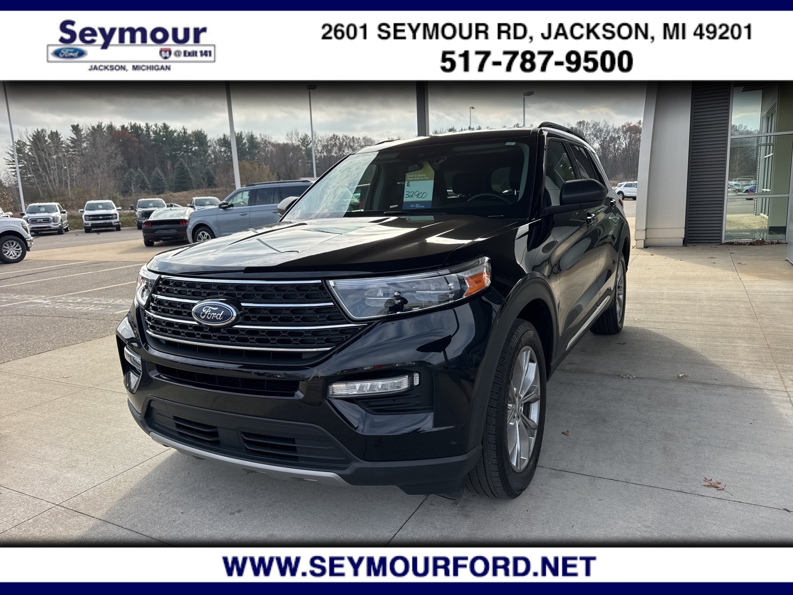 2023 Ford Explorer XLT's photo