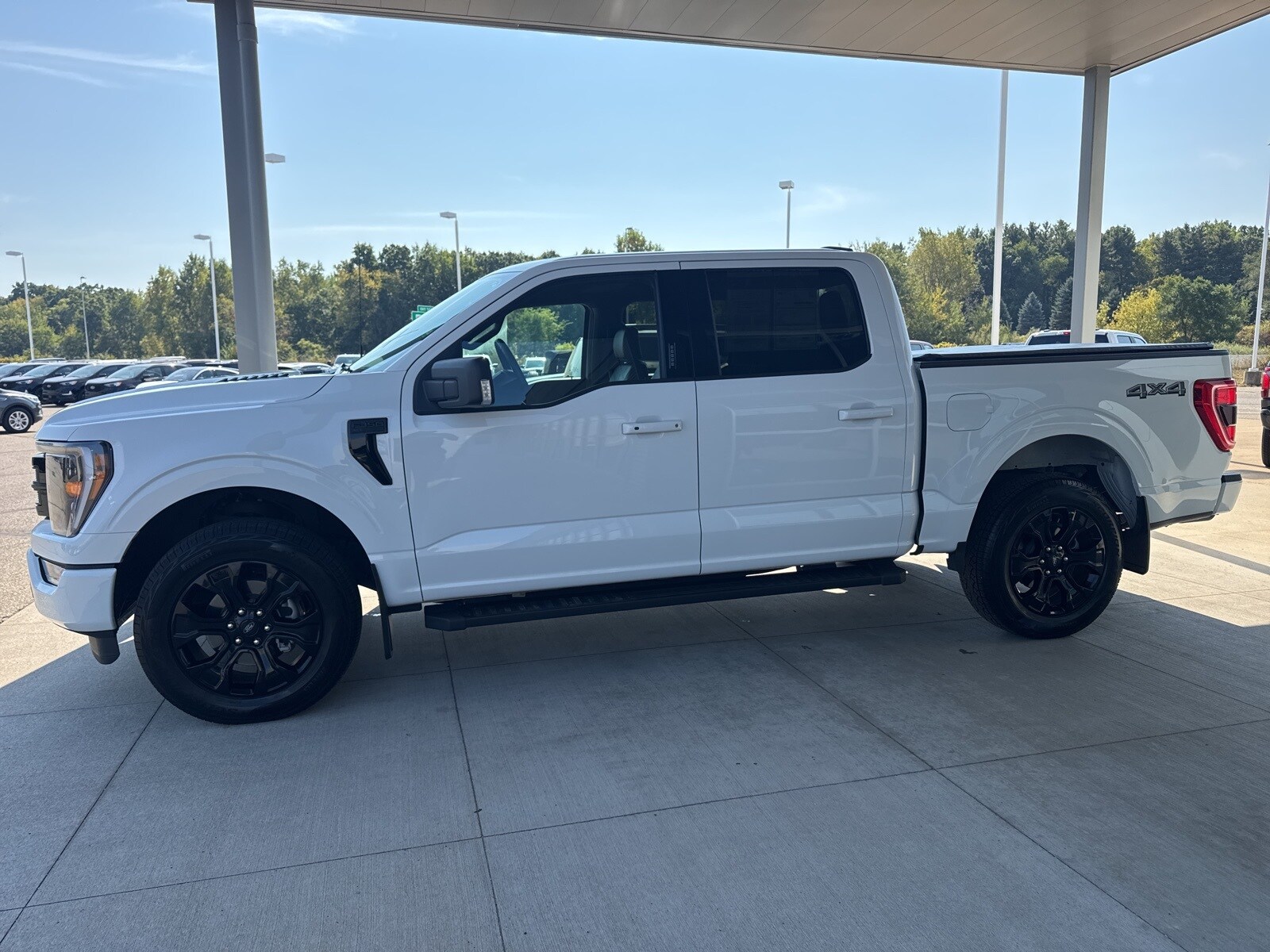 2023 Ford F-150 XLT photo 2