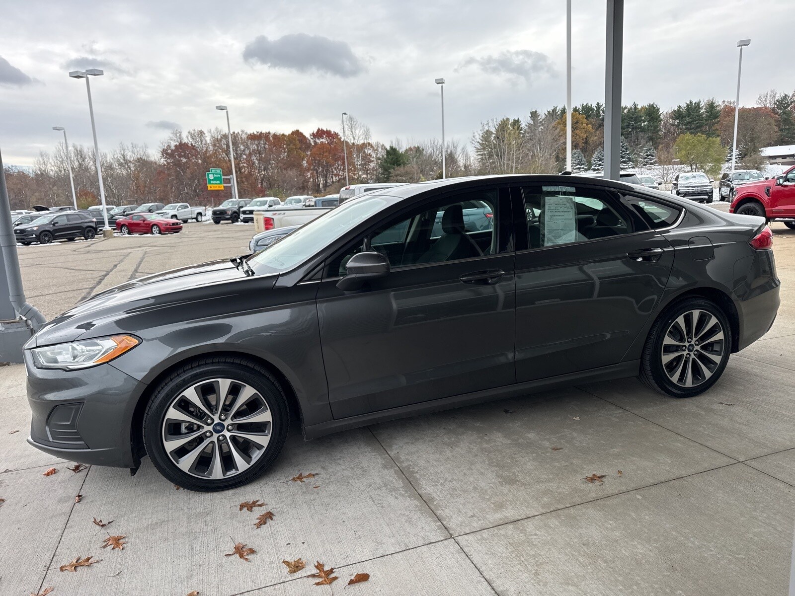 2020 Ford Fusion SE photo 3