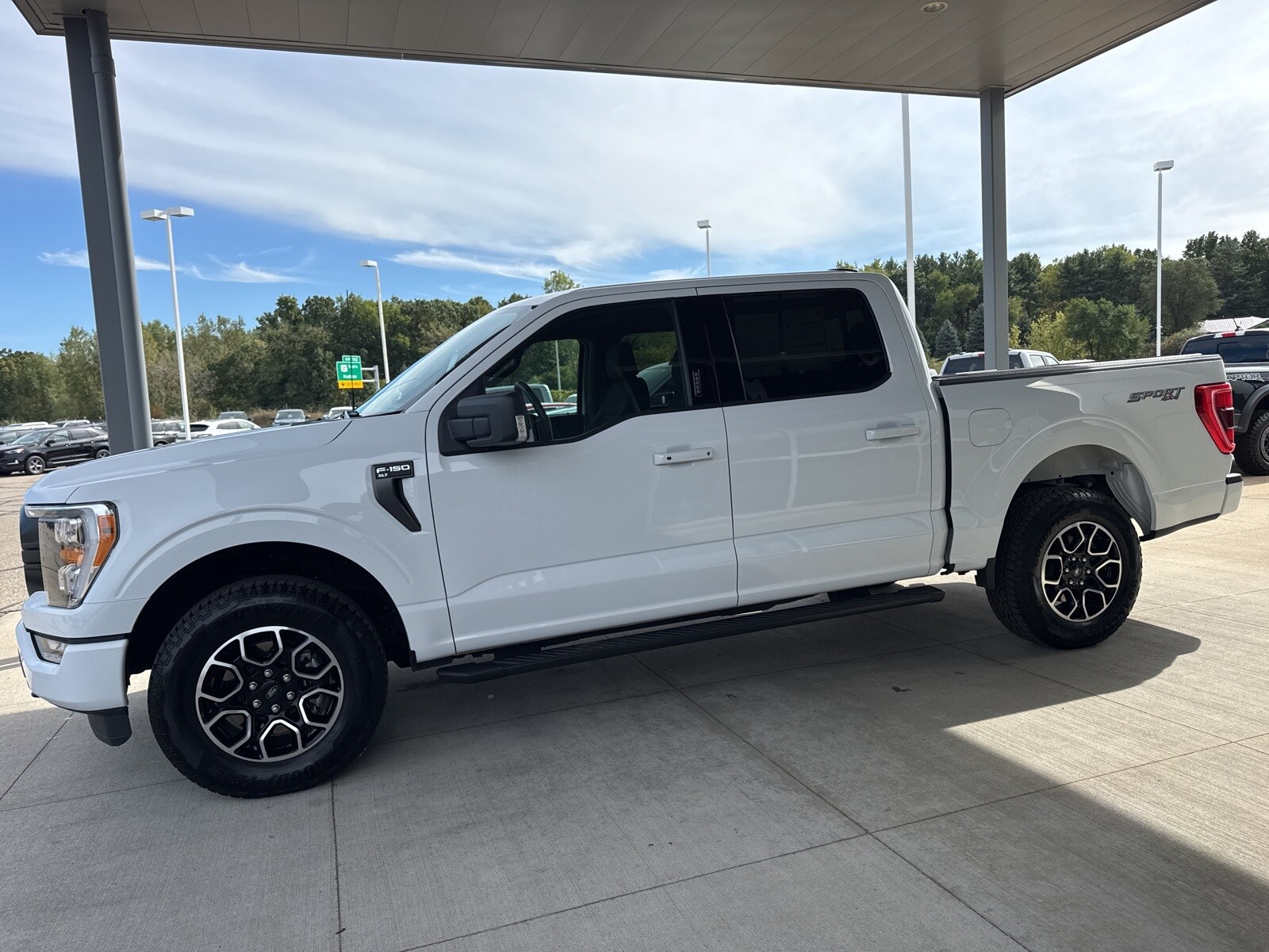 2022 Ford F-150 XLT photo 3