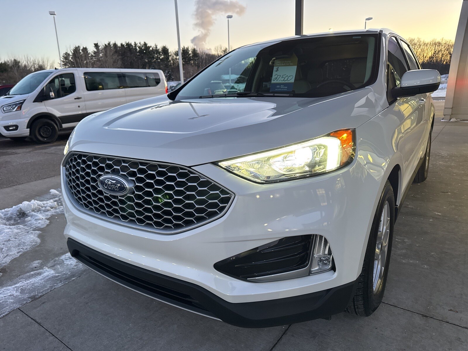 2024 Ford Edge SEL photo 2