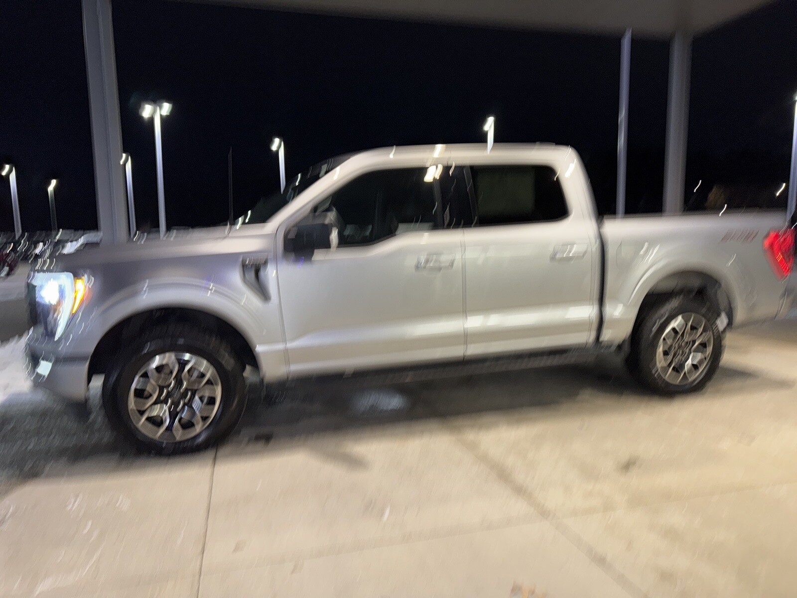 2023 Ford F-150 XLT photo 3