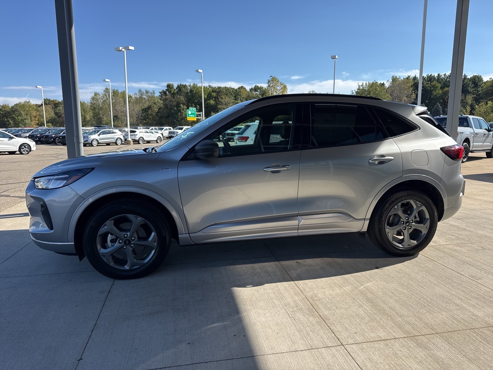 2024 Ford Escape ST-Line photo 3