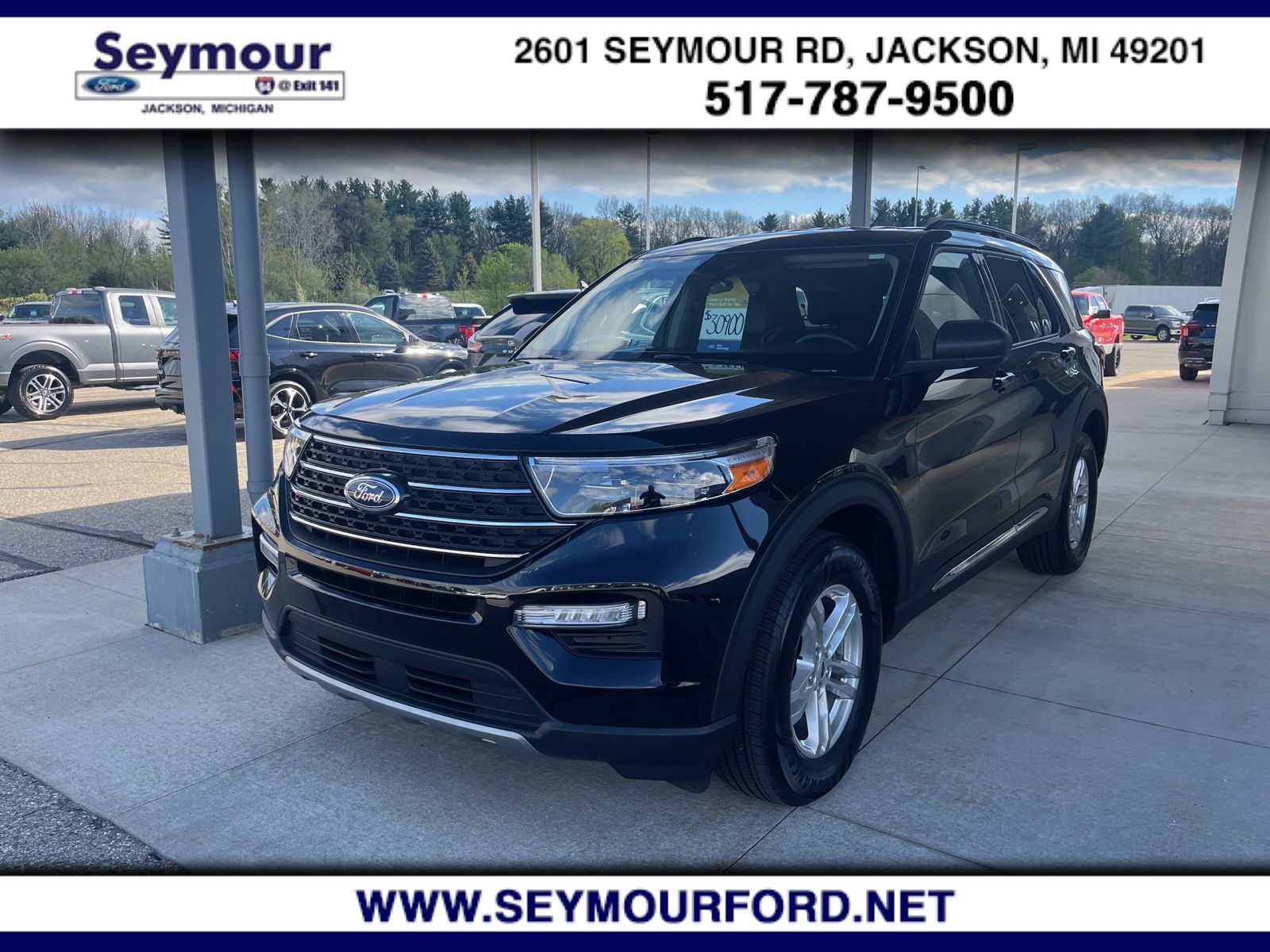 2023 Ford Explorer XLT 4WD's photo