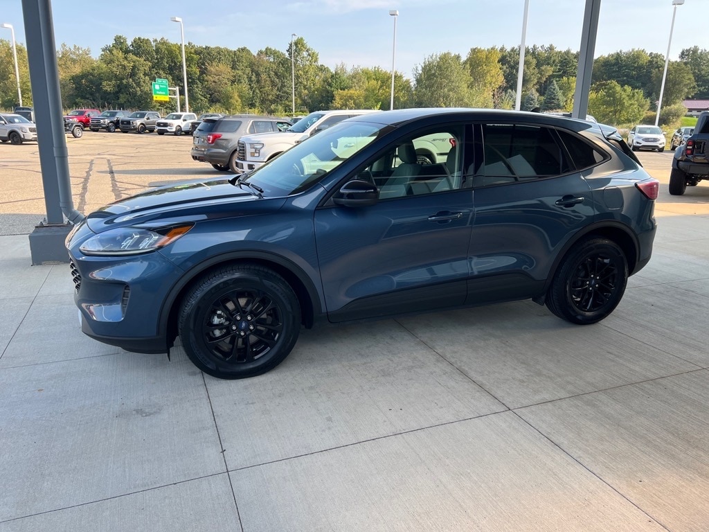 Used 2020 Ford Escape SE with VIN 1FMCU0BZ9LUC02809 for sale in Jackson, MI