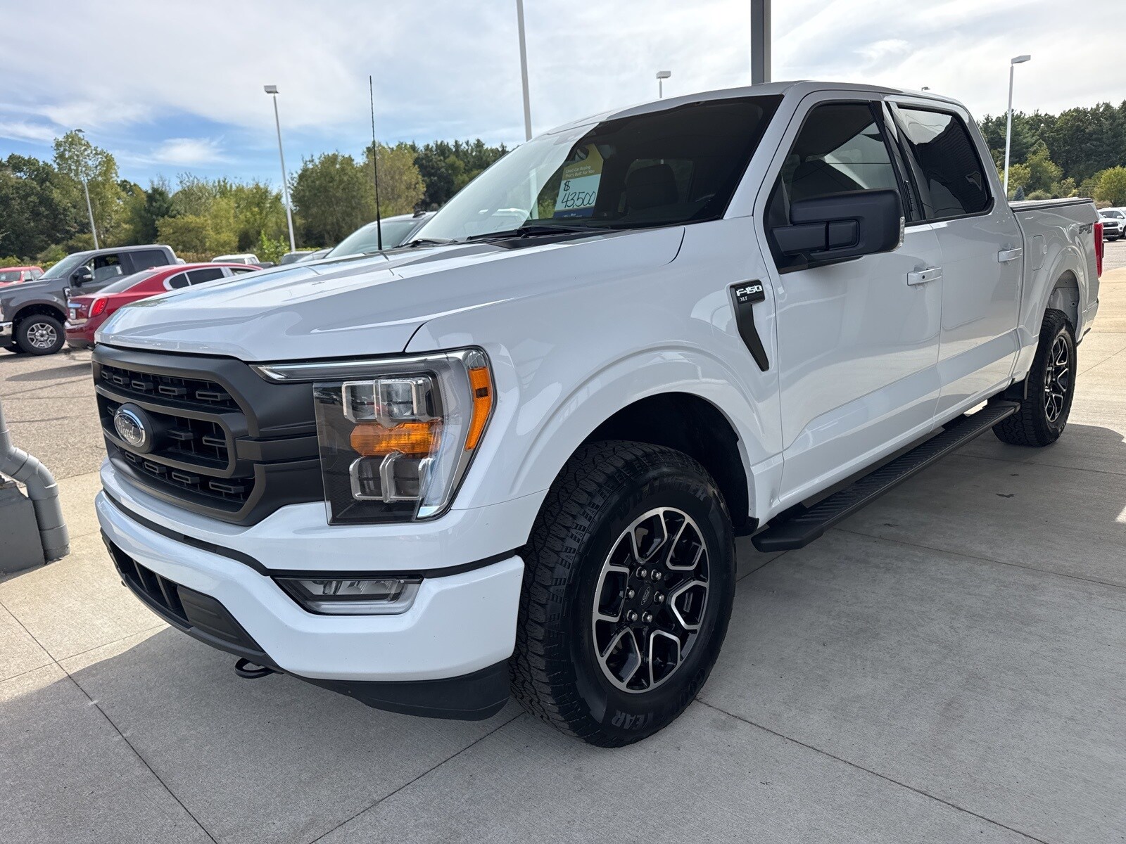 2022 Ford F-150 XLT photo 2