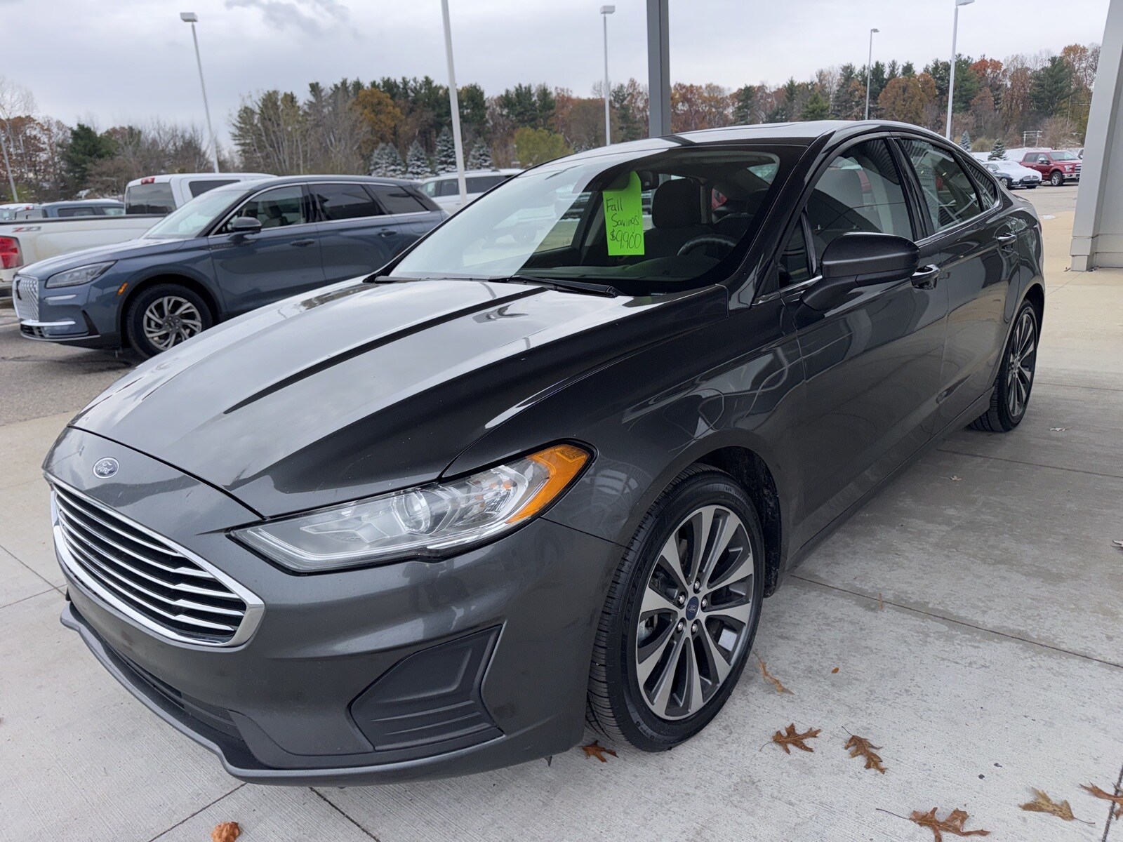 2020 Ford Fusion SE photo 2