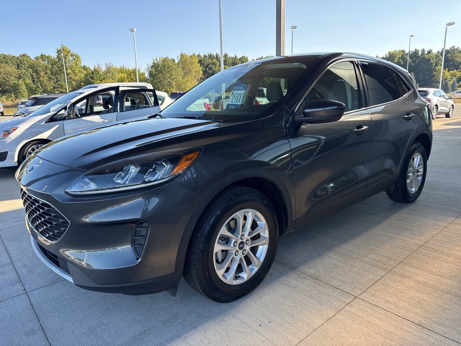 2020 Ford Escape SE photo 2