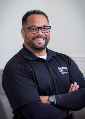 Staff member Steven Watters from ID_5609d10bb0d0