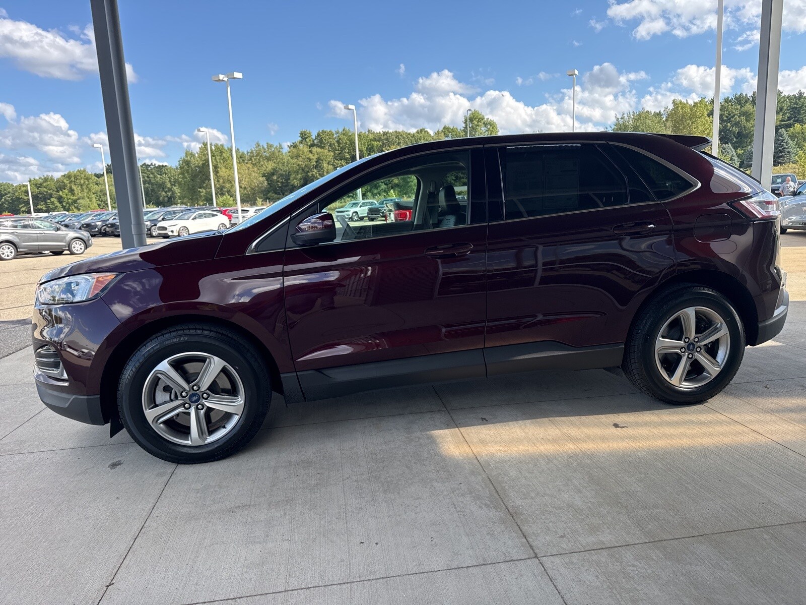 2022 Ford Edge SEL photo 3