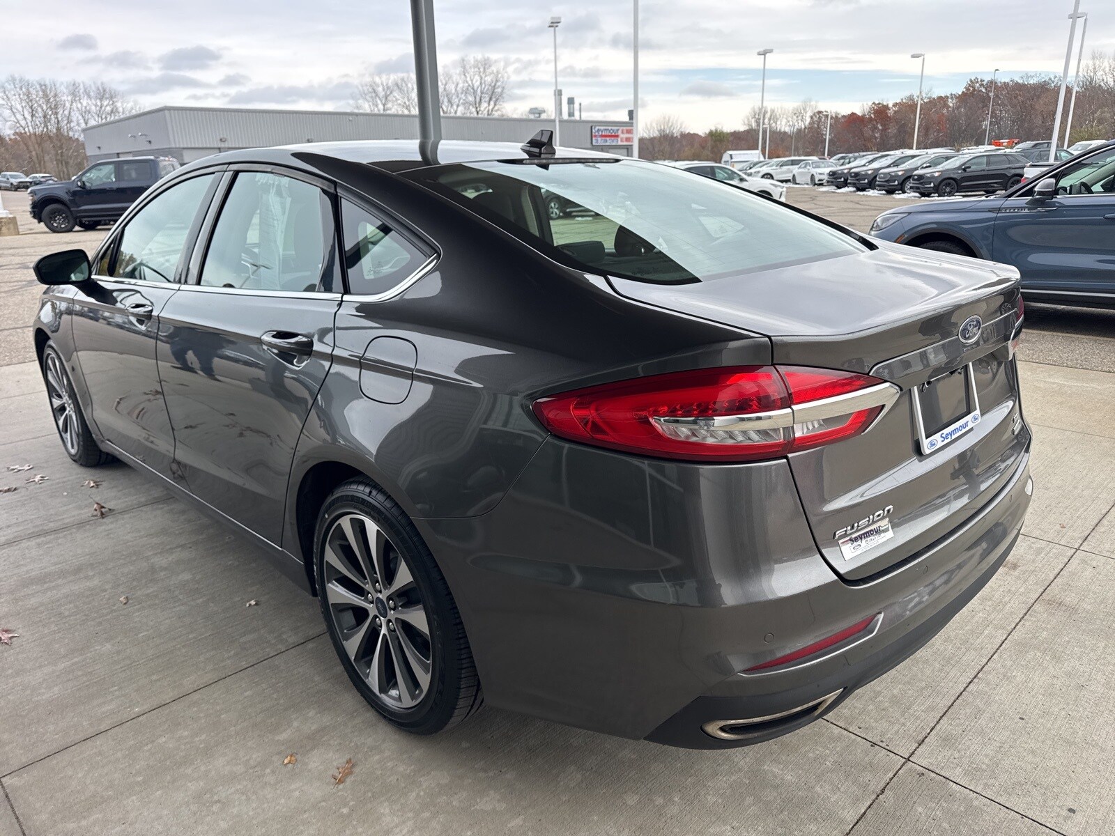 2020 Ford Fusion SE photo 4