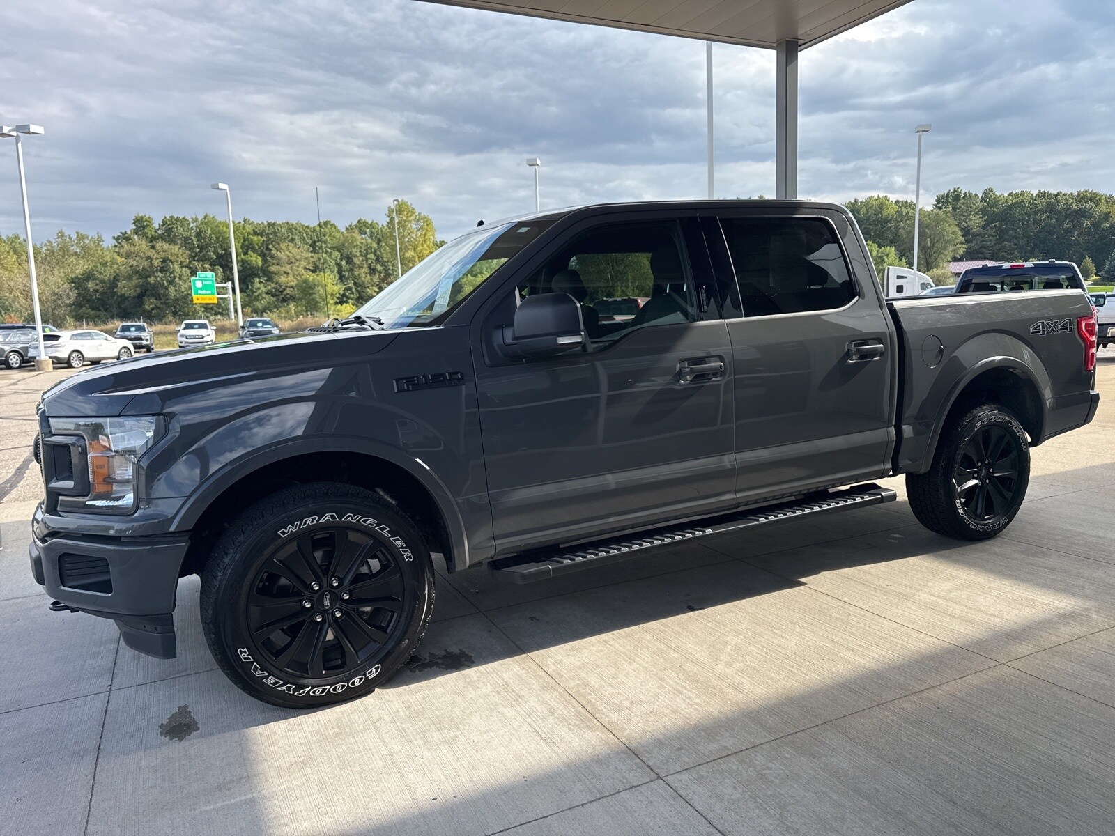 2020 Ford F-150 XLT photo 2