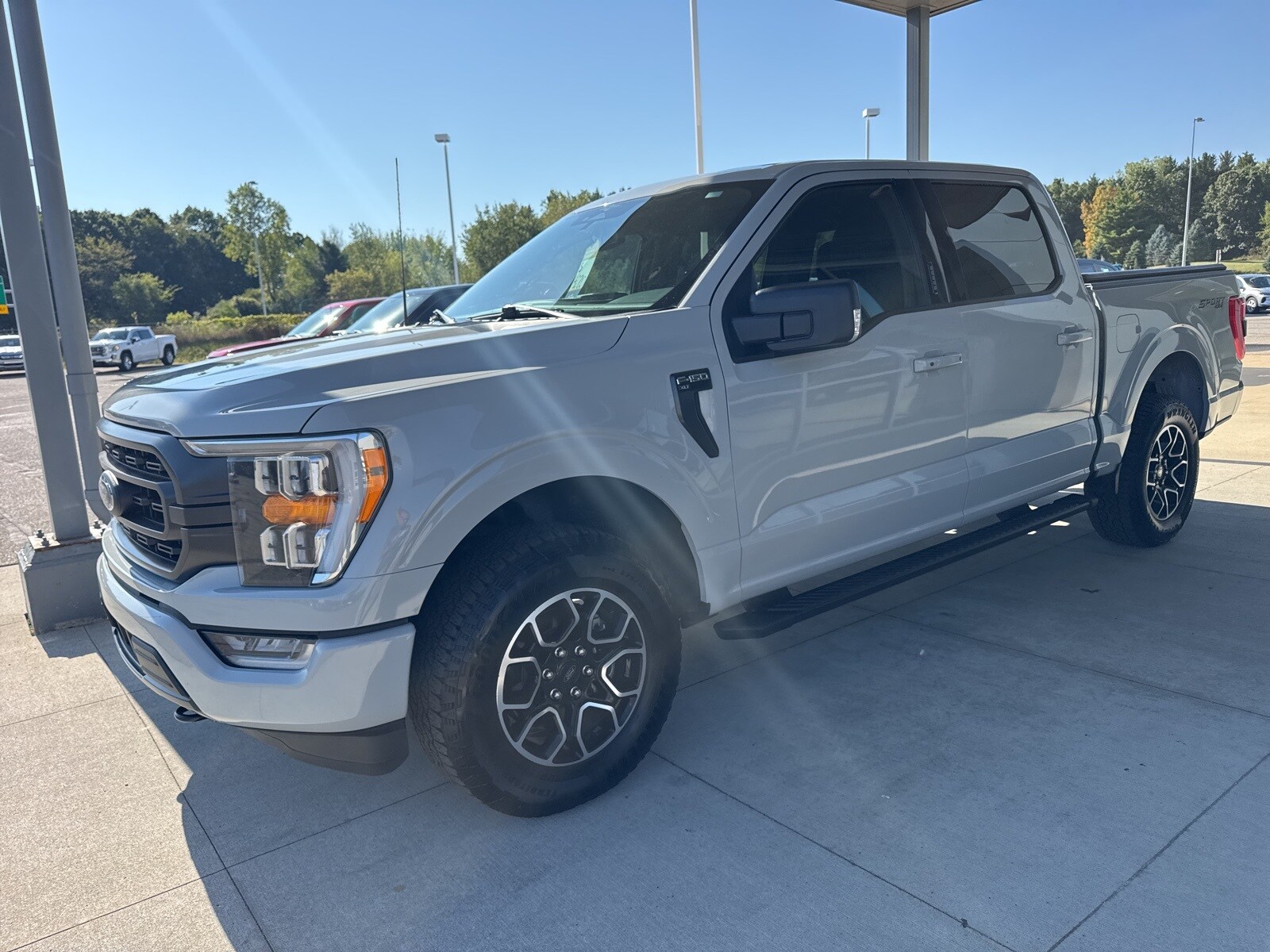 2023 Ford F-150 XLT photo 2