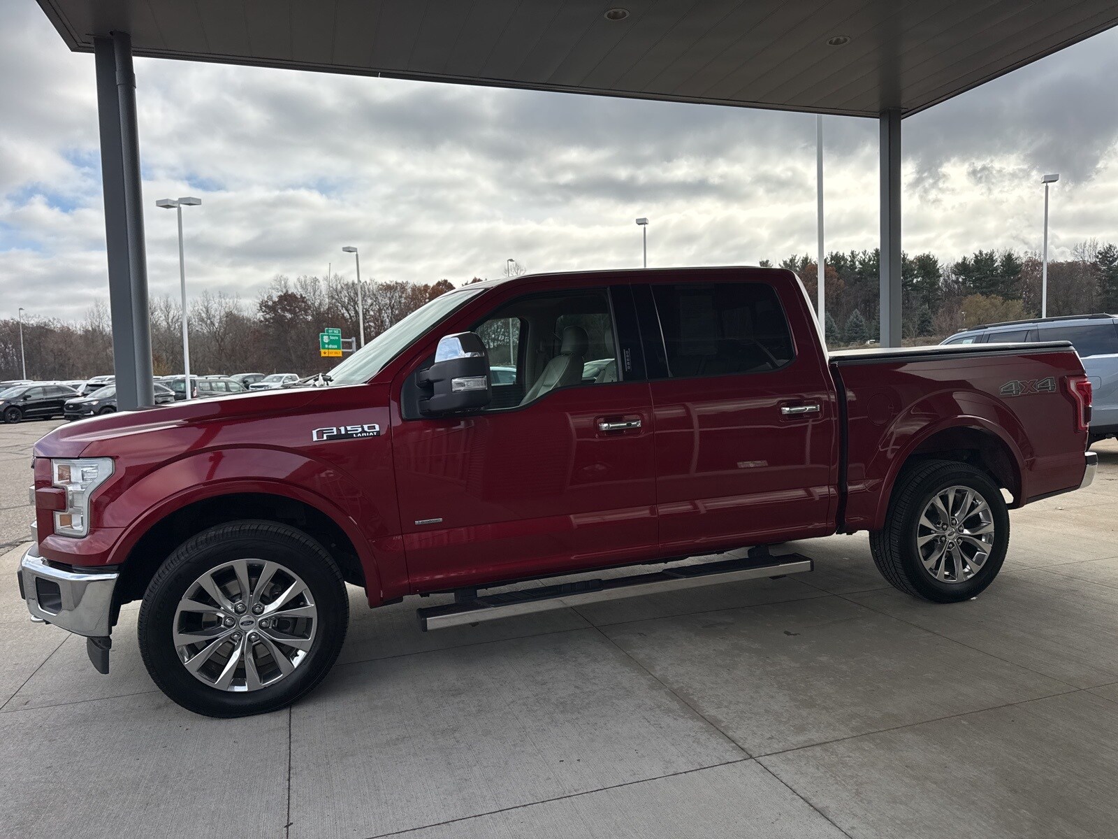 2017 Ford F-150 Lariat photo 2