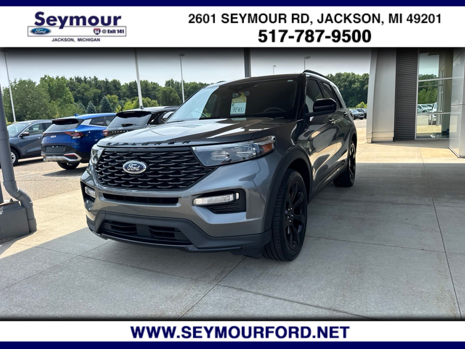 2024 Ford Explorer ST-LINE 4WD's photo
