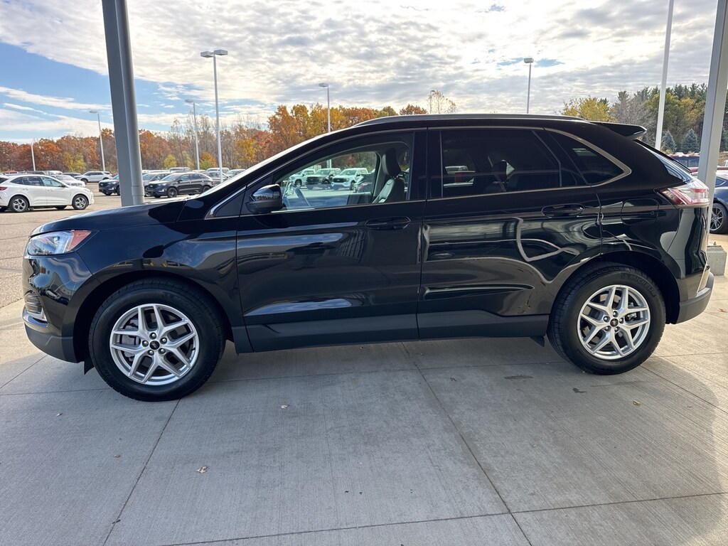 Used 2024 Ford Edge SEL SUV