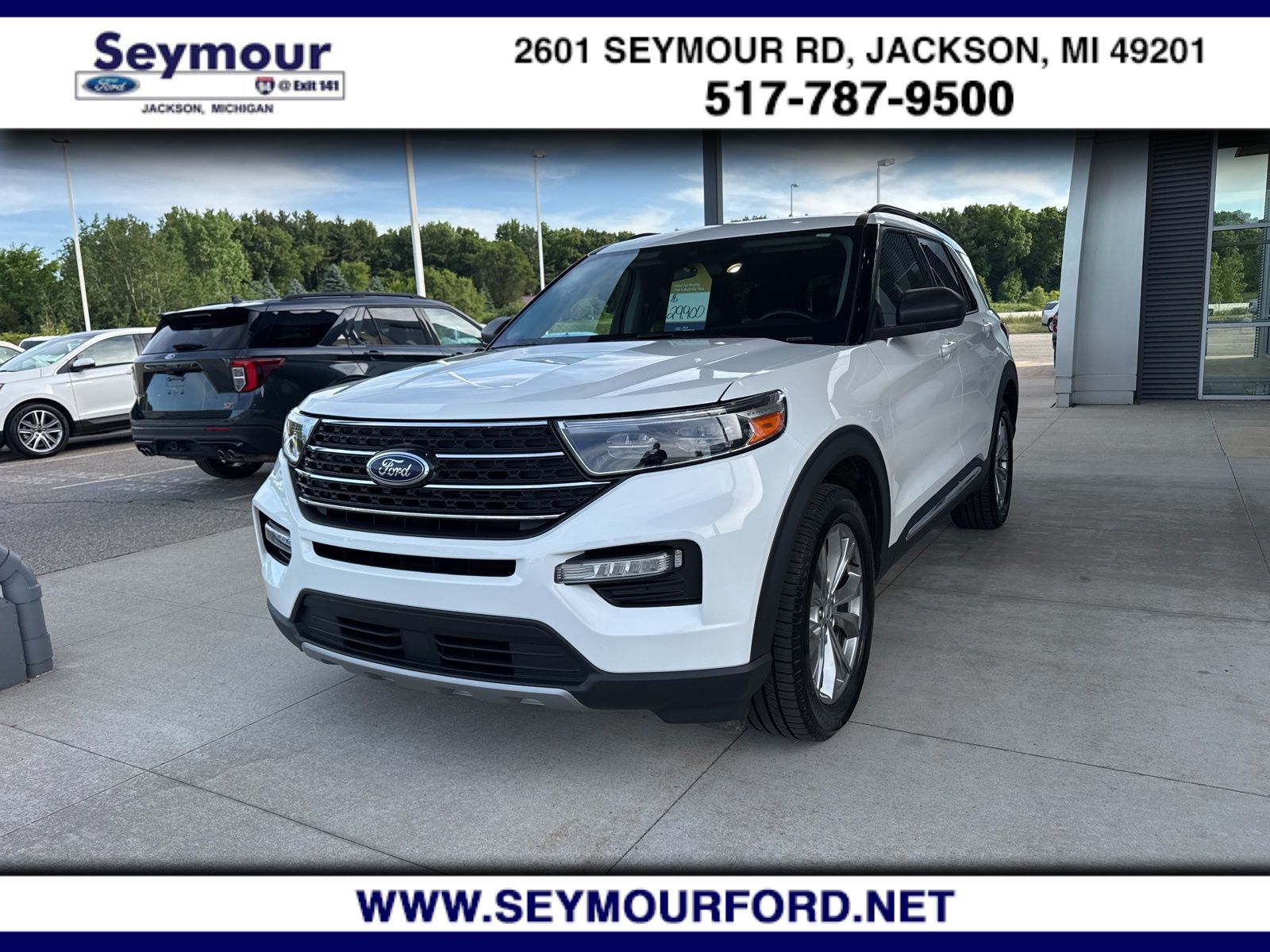 2023 Ford Explorer XLT 4WD's photo