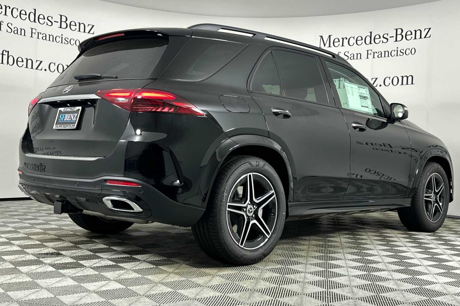 2025 Mercedes Benz GLE 350 4MATIC photo 4