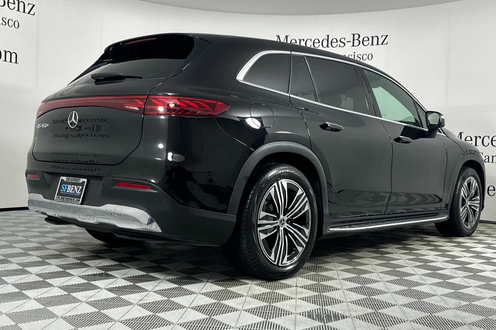 2023 Mercedes Benz EQS SUV 450 photo 3