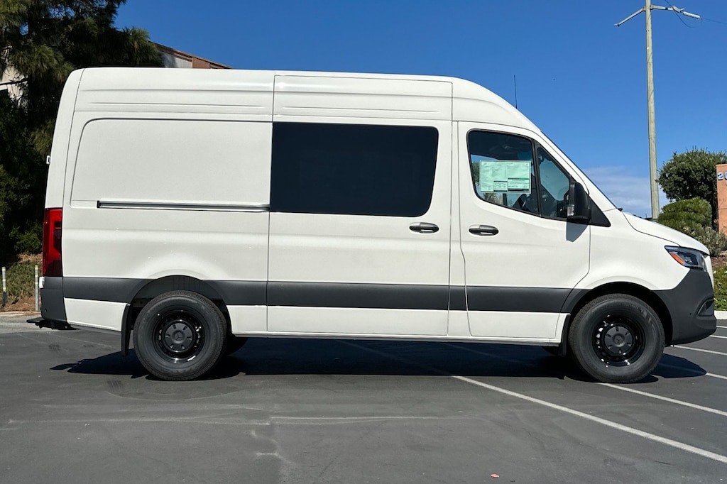 New 2025 Mercedes-Benz Sprinter 2500 Standard Roof 4-Cyl Diesel HO Van Crew Van