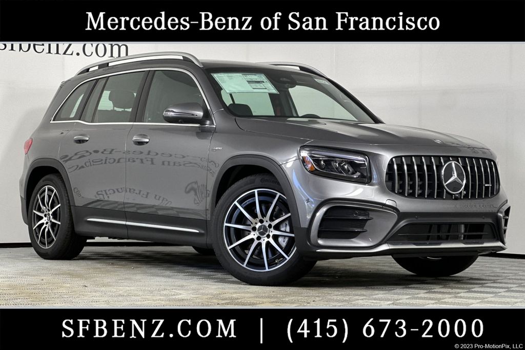 2026 Mercedes-Benz GLB GLB 35 AMG 4MATIC's photo